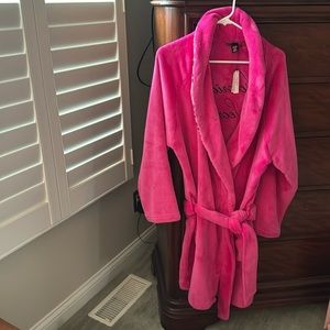 Never used never worn Victoria’s Secret warm fleece robe